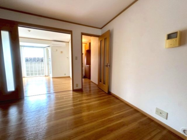 糟屋郡篠栗町和田１丁目のアパートの居間・リビング|別部屋同タイプのお写真です。