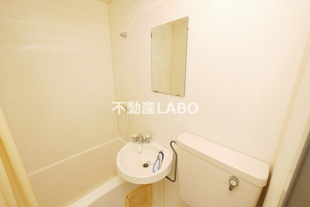 ミタカホーム7番の浴室