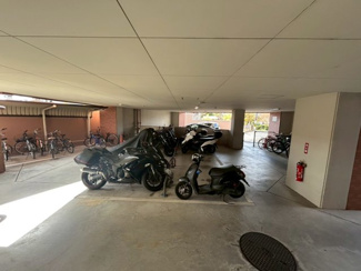 【駐輪場】 | グランパル西原 | 屋内駐輪場あり　バイク置場