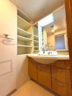 【その他】 | グランパル西原 | 収納豊富な洗面