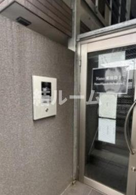 豊島区雑司が谷１丁目のアパートのエントランス