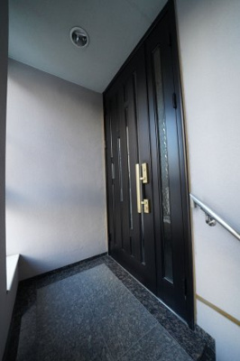 【玄関】 | 持田町1-131-2