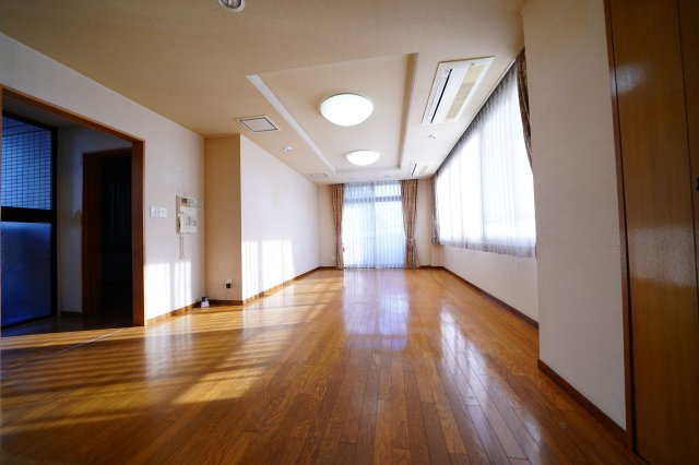 【居間・リビング】 | 持田町1-131-2 | 2F