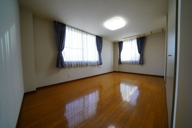 【洋室】 | 持田町1-131-2 | 4F
