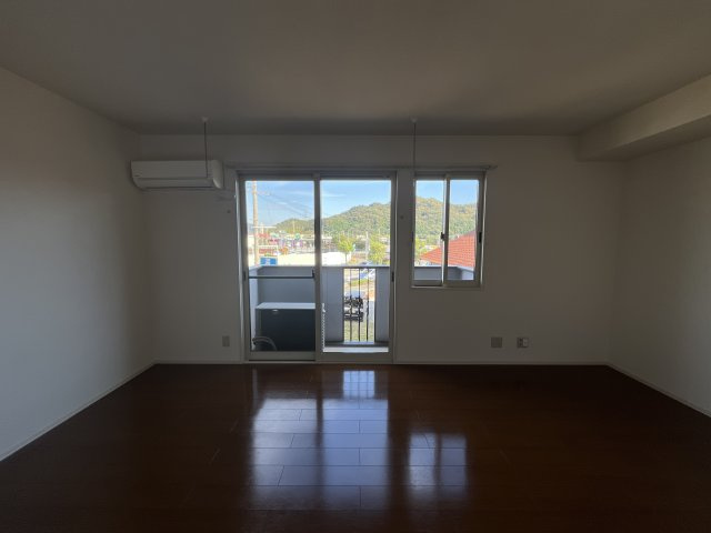 クローバーシャトレの居間・リビング