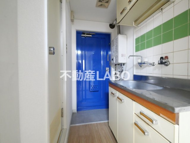 プレアール平野西の玄関