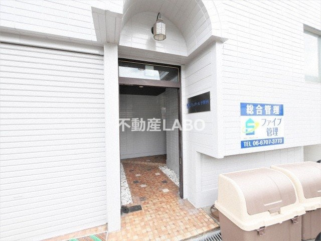 プレアール平野西のエントランス