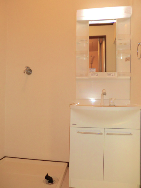 メゾンシェラの洗面所|★身だしなみには独立洗面台★