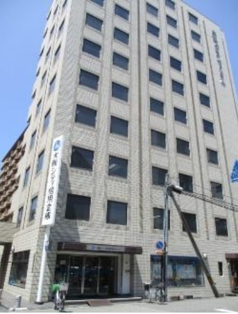 中津グランドビルの外観