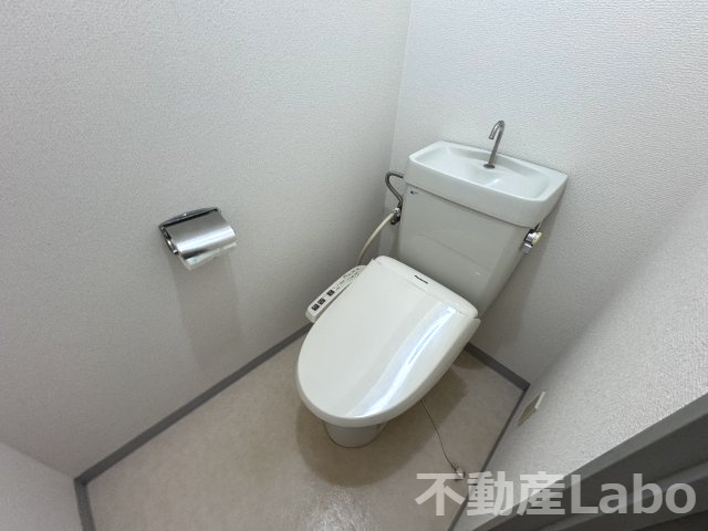 徳島市佐古四番町の賃貸マンションのトイレ