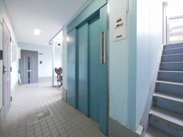 シャトルⅡのロビー