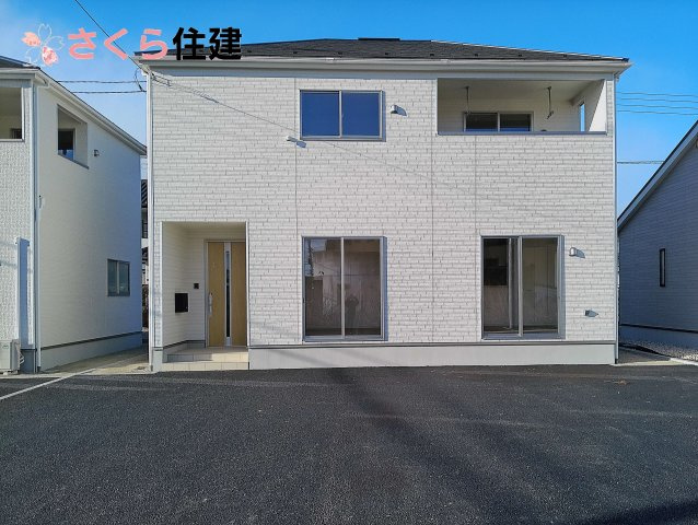 クレイドルガーデン那須塩原市下厚崎第2　2号棟の外観|玄関の上に防犯カメラが設置されているので防犯面も安心です◎