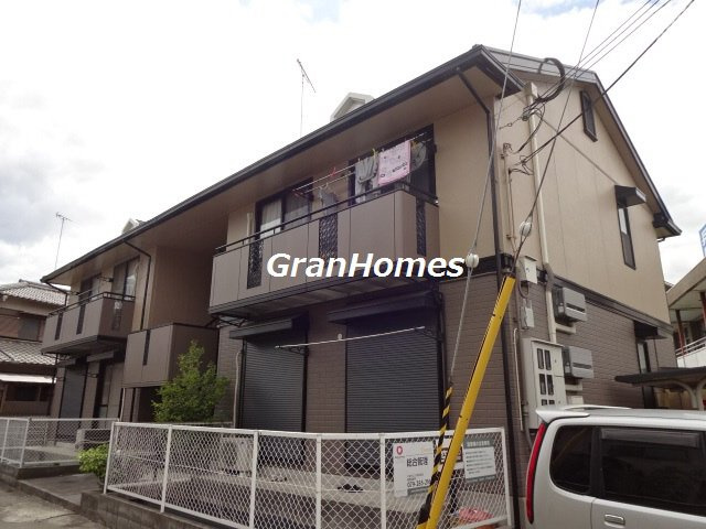 サティ宝殿の外観