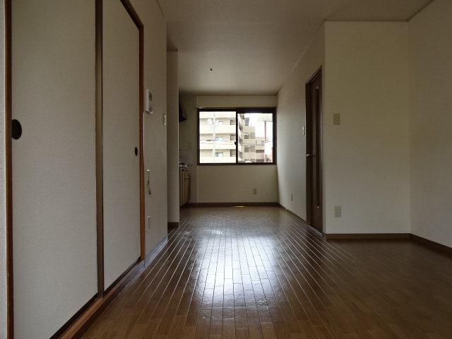 サティ宝殿の居間・リビング