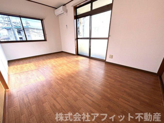 【居間・リビング】 | エメローズ高橋 | 洋室7.5帖