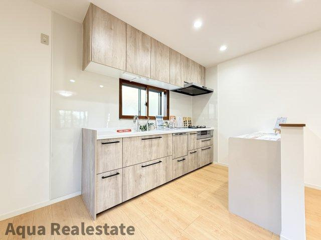 高松市成合町　リノベ住宅のキッチン|コンパクトなキッチンで掃除もラクラク