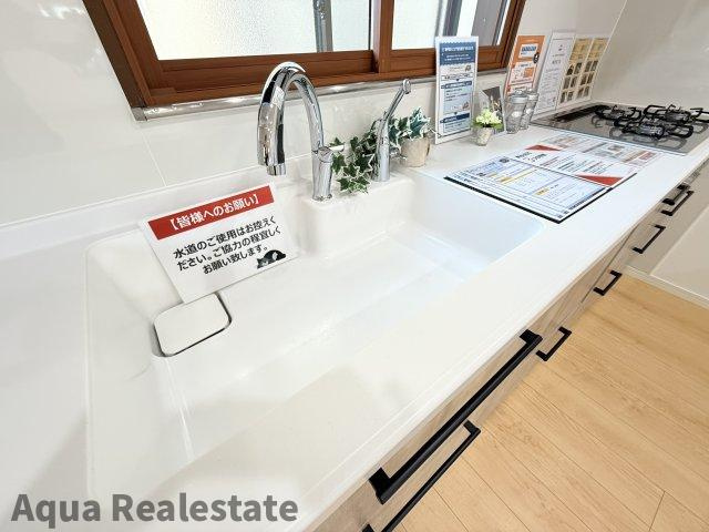 高松市成合町　リノベ住宅のキッチン|キッチンでお料理をお楽しみください