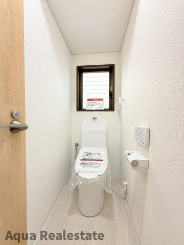 高松市成合町　リノベ住宅のトイレ|清潔感のあるトイレです