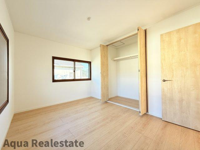 高松市成合町　リノベ住宅の洋室|スタンダードな洋室です