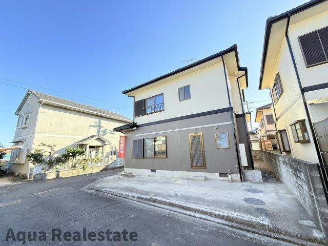 高松市成合町　リノベ住宅の前面道路含む現地写真|前面道路含む現地写真です