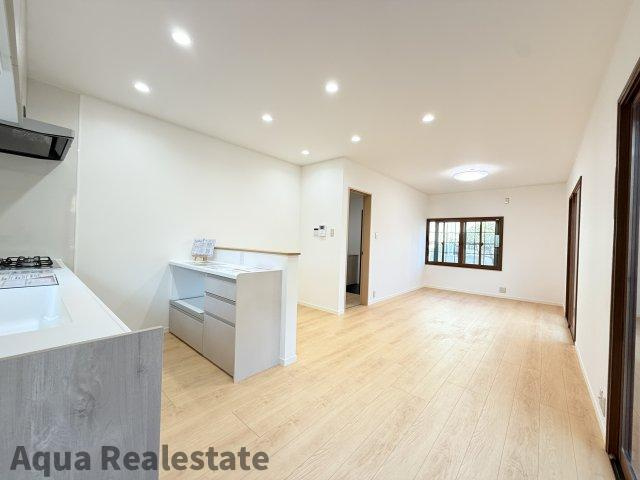 高松市成合町　リノベ住宅の居間・リビング|ゆったりとしたリビングです