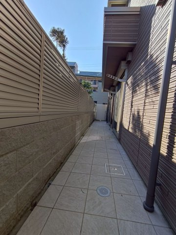 La maison marronのバルコニー