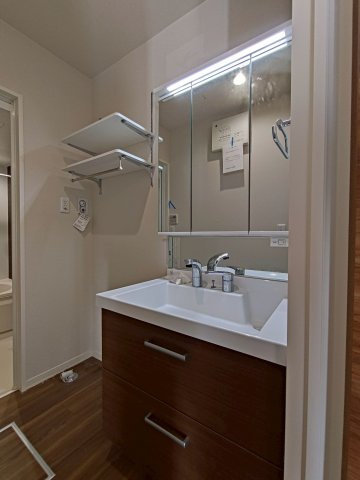 La maison marronの洗面所