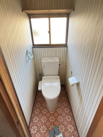 中岡町五丁目 5DK中古住宅 敷地面積100坪のトイレ