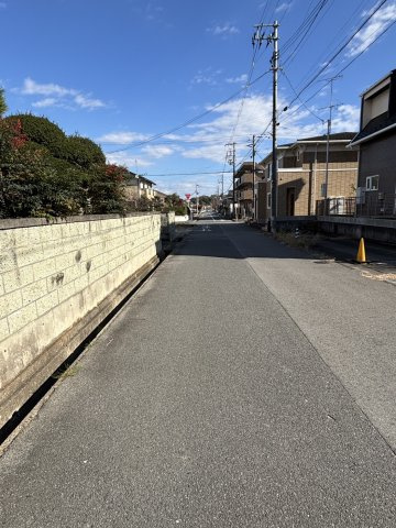 中岡町五丁目 5DK中古住宅 敷地面積100坪の前面道路含む現地写真