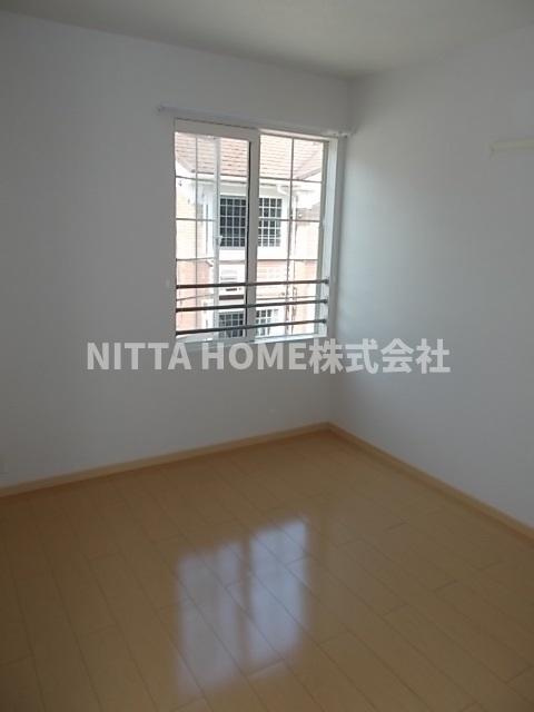 メゾンみやびＥの内装|こちらの洋室は6帖です＊