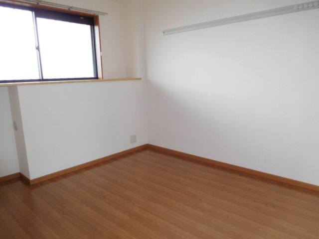 姫路市大津区勘兵衛町２丁目のハイツの寝室