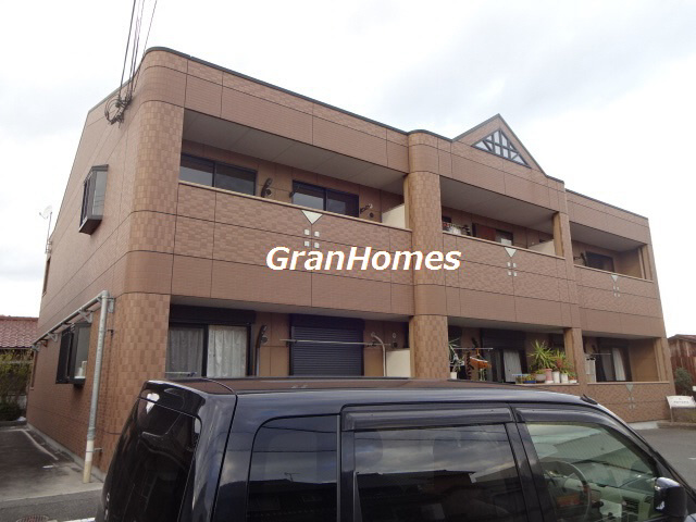 姫路市大津区勘兵衛町２丁目のハイツの外観