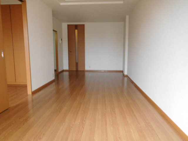 姫路市大津区勘兵衛町２丁目のハイツの居間・リビング