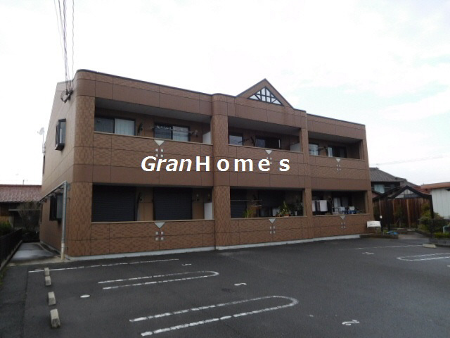 姫路市大津区勘兵衛町２丁目のハイツの外観