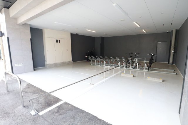 スプランディッド新大阪VIの駐車場