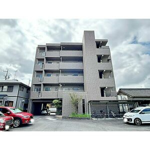 レージュ栄の駐車場