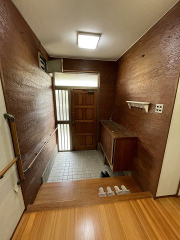 和歌山市和歌川町・中古戸建・54722の玄関