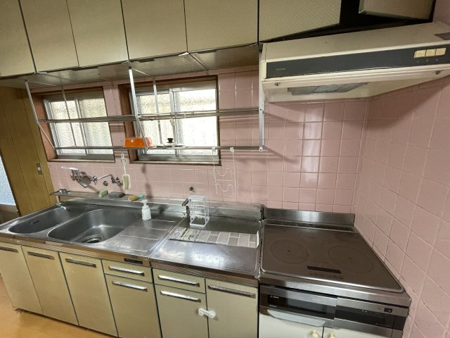 和歌山市和歌川町・中古戸建・54722のキッチン