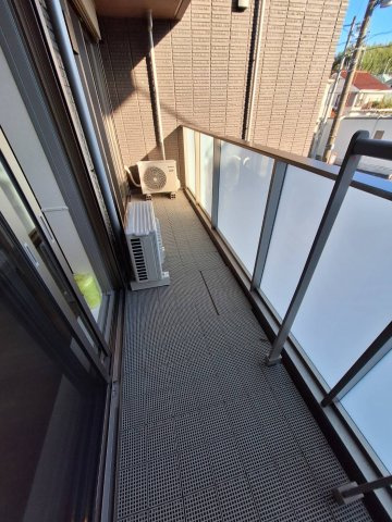 王禅寺西７丁目メゾンのバルコニー