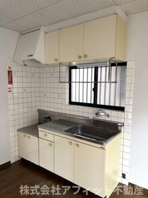 【キッチン】 | ハイツ竹内Ⅰ | 吊戸棚付き