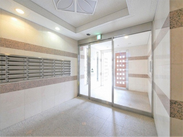 NLC新大阪のロビー