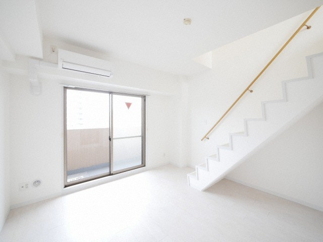 NLC新大阪の居間・リビング