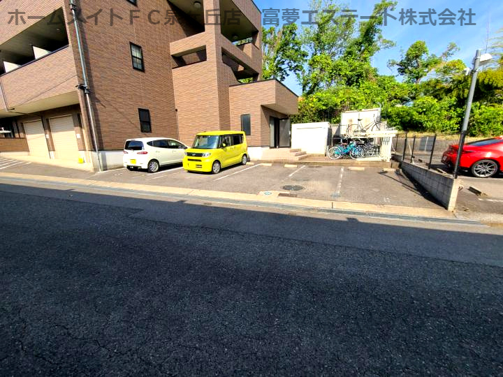 アンプルールフェールフォルスの駐車場