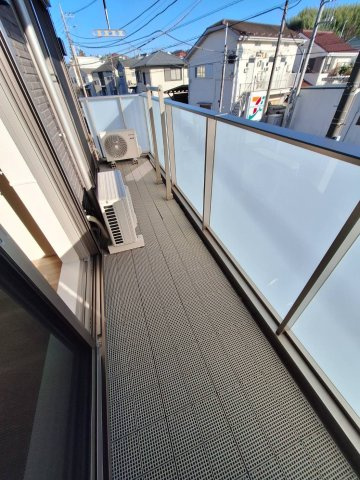 王禅寺西７丁目メゾンのバルコニー
