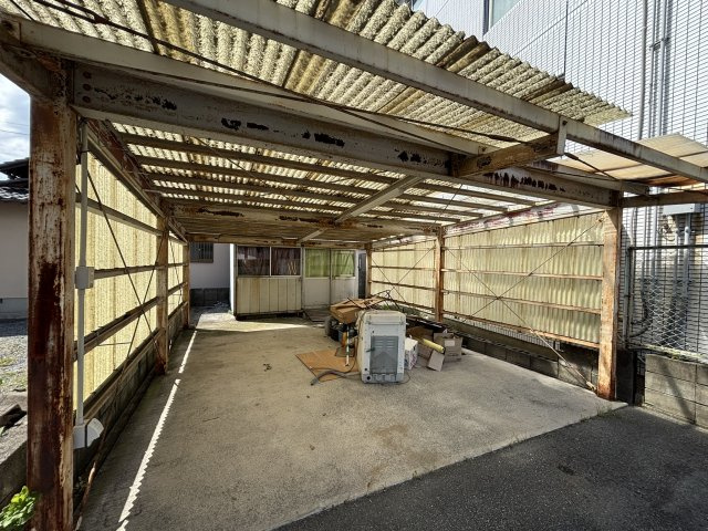 久留米市国分町の事務所の駐車場