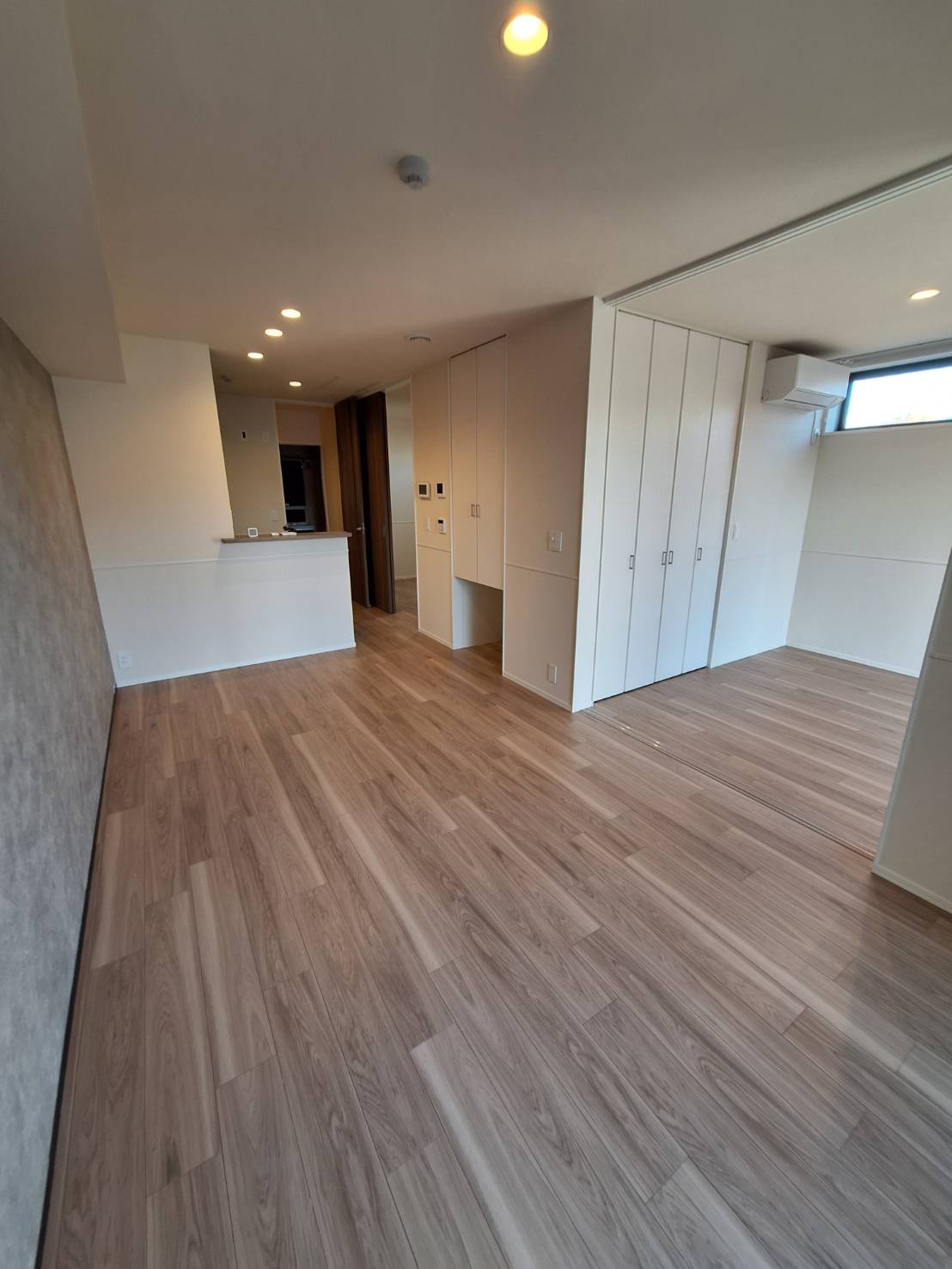 王禅寺西７丁目メゾンの居間・リビング