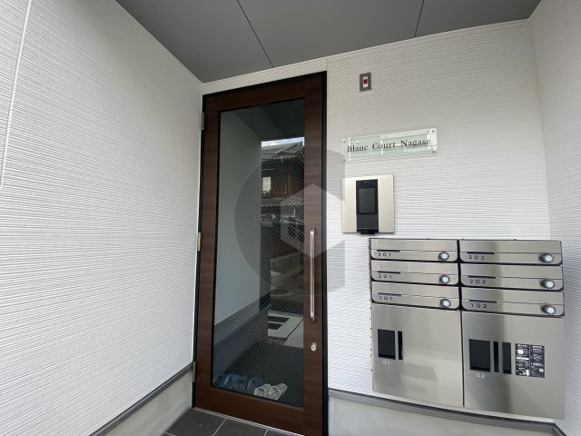 ブランコート長瀬のエントランス