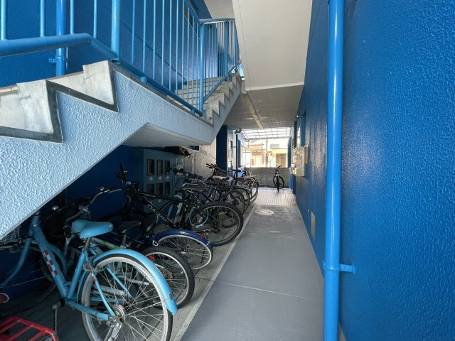 あぞのハイツのエントランス|建物の内部です