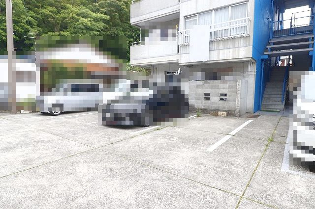 あぞのハイツの駐車場