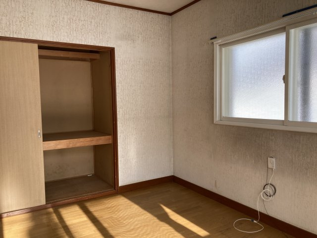 網走市錦町１６２番中古住宅の洋室
